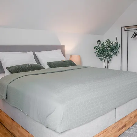 Feel Good Homes, Modern Design, Ruhig, Zentral, Grosse Terrasse Apartment